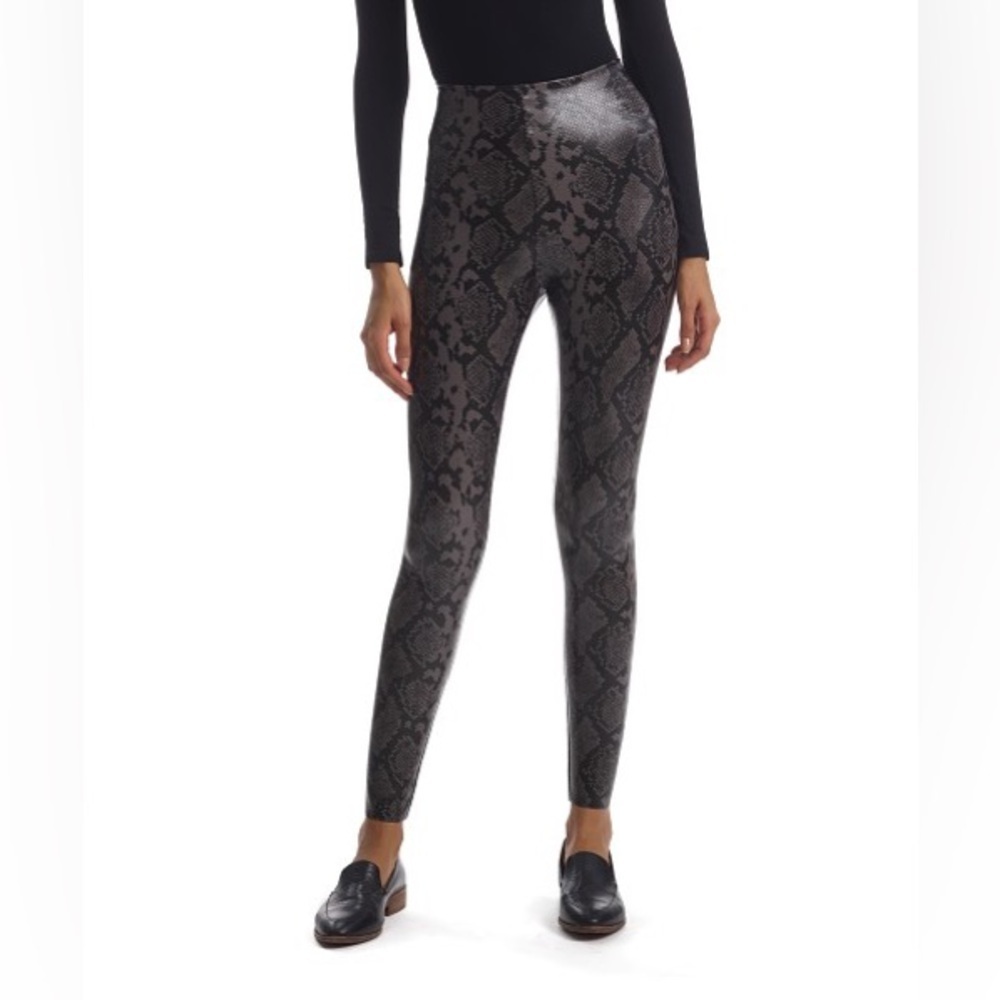 Commando Faux Leather Legging with Control Black Snakeskin Print Size Small